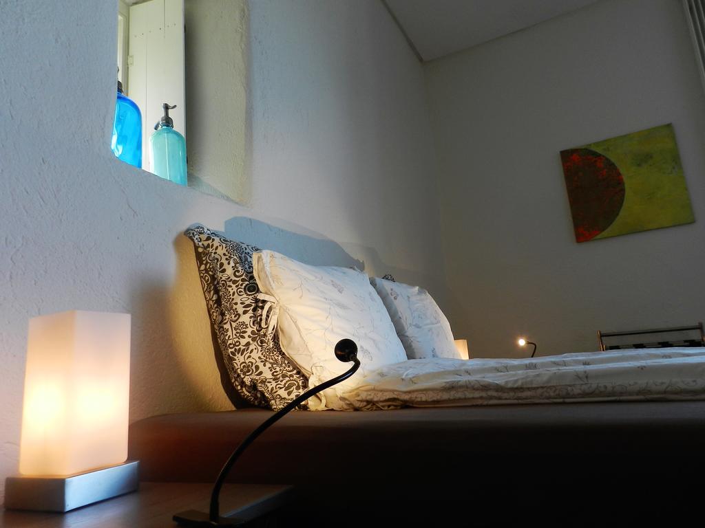 Blue Wall Bnb Gebenstorf ภายนอก รูปภาพ